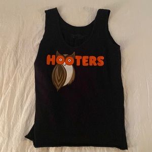 Hooters Shirt